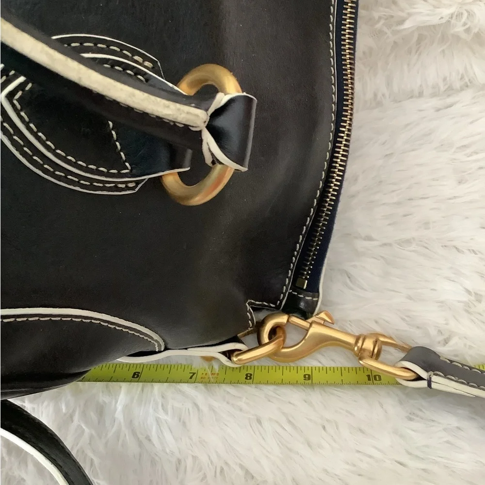 Dooney and Bourke black satchel in smooth leather - Picture 11 of 11